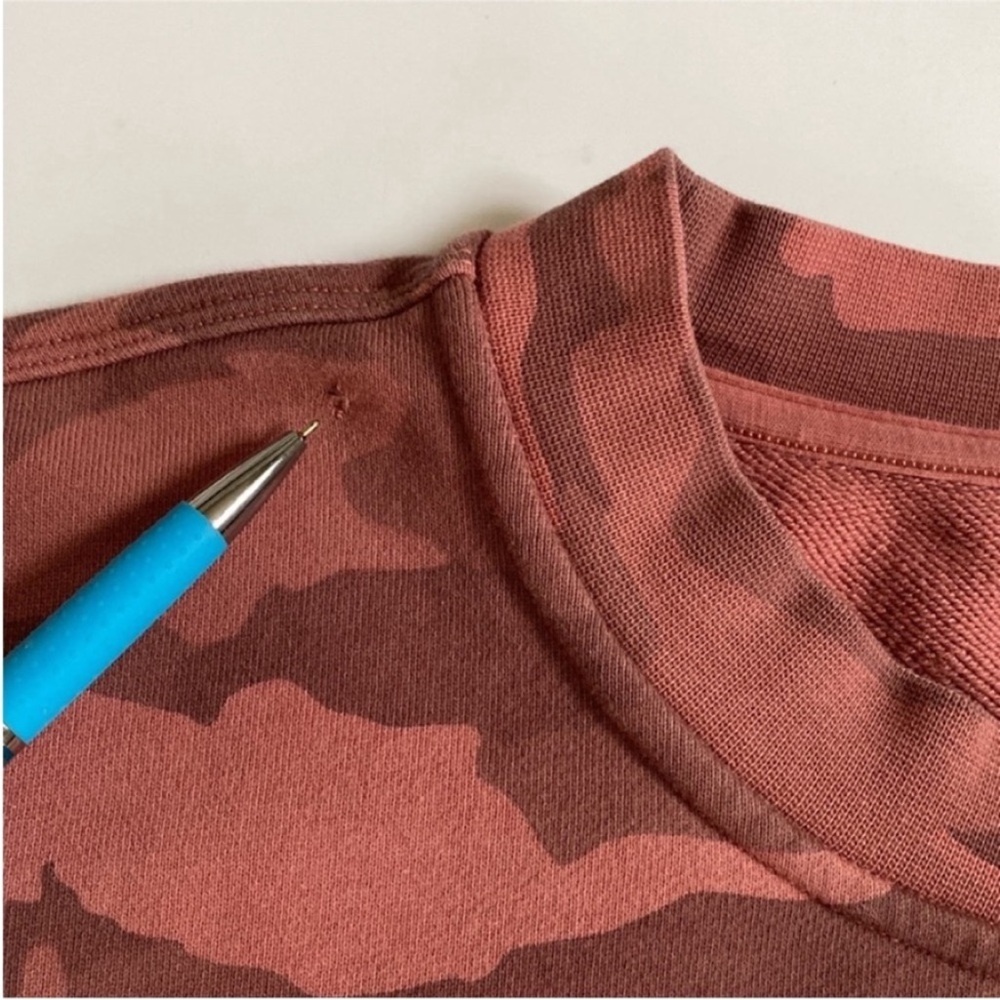 Lululemon Women’s Sweatshirt Perfectly Oversized Crew Sweatshirt Camo Pink sz 8 - Picture 13 of 13